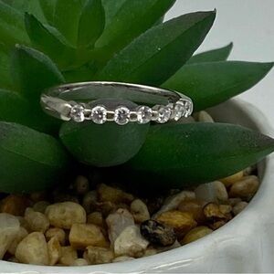 14k White Gold Natural Round Brilliant Cut Diamond Band Ring - Retail $1500